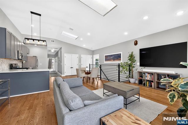 103 Thorne Street 2, Jersey City, NJ 07307