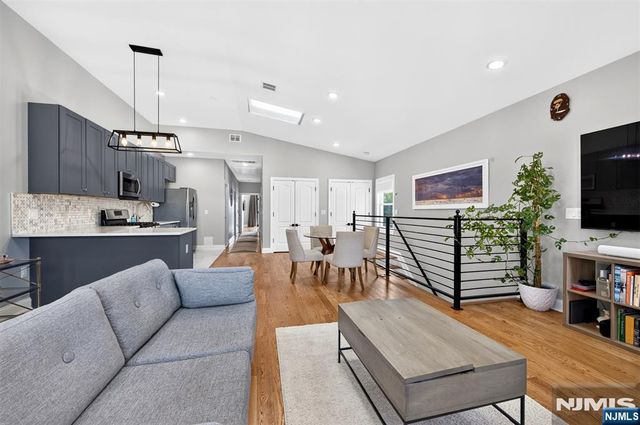 103 Thorne Street 2, Jersey City, NJ 07307