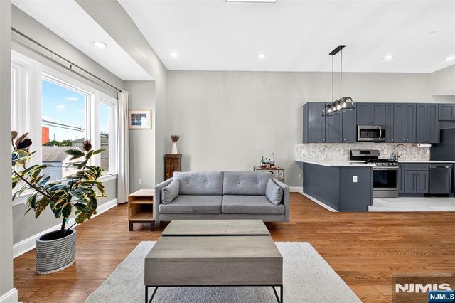 103 Thorne Street 2, Jersey City, NJ 07307