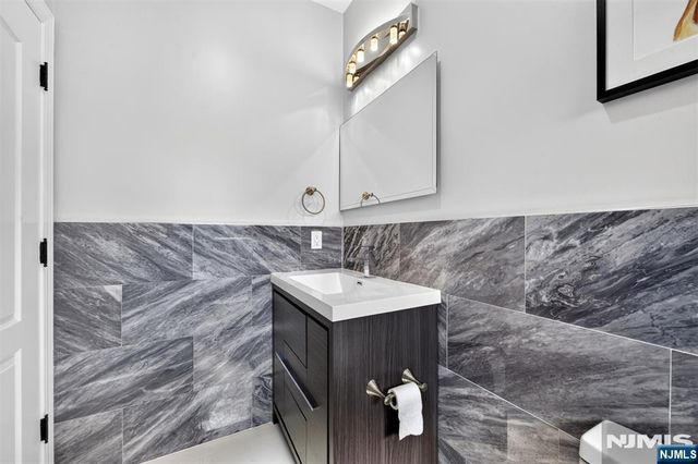 103 Thorne Street 2, Jersey City, NJ 07307