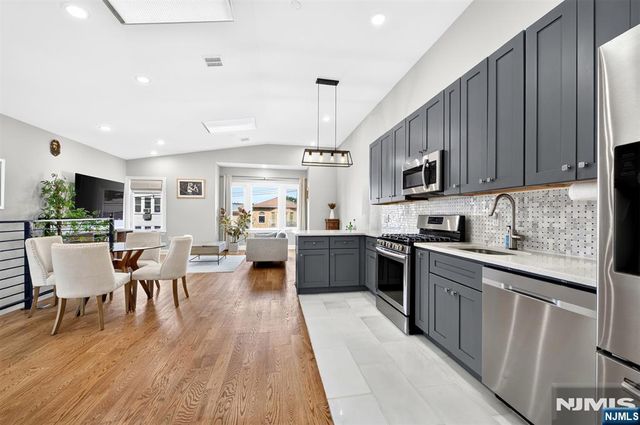 103 Thorne Street 2, Jersey City, NJ 07307