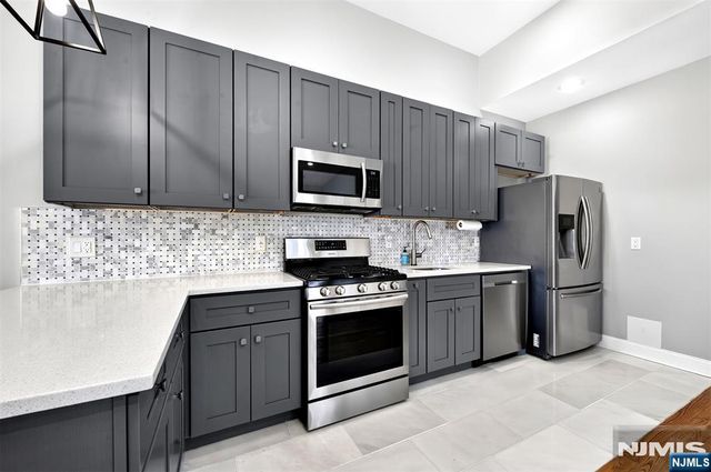 103 Thorne Street 2, Jersey City, NJ 07307