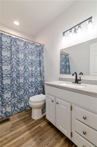 1109 Oak Street, Atchison, KS 66002