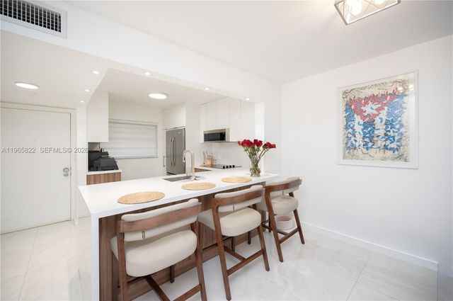 10875 SW 112th Ave 204, Miami, FL 33176