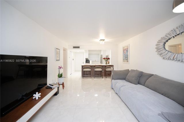 10875 SW 112th Ave 204, Miami, FL 33176