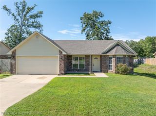 2619 Red Oak Drive, Van Buren, AR 72956