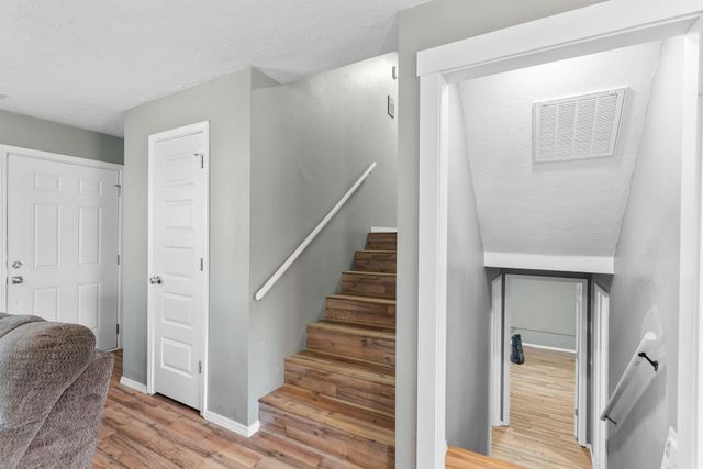 1804 E Samuel J Street, Ozark, MO 65721