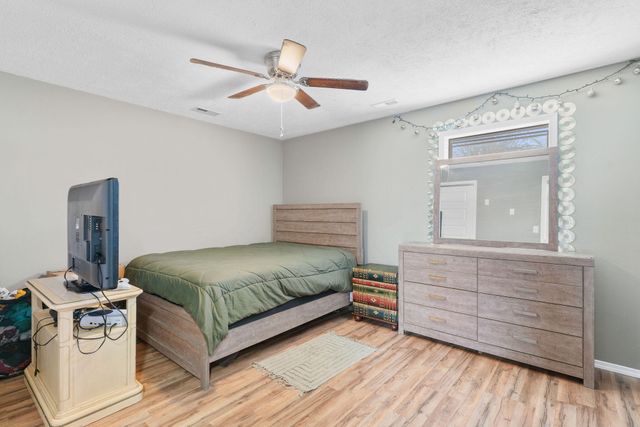 1804 E Samuel J Street, Ozark, MO 65721