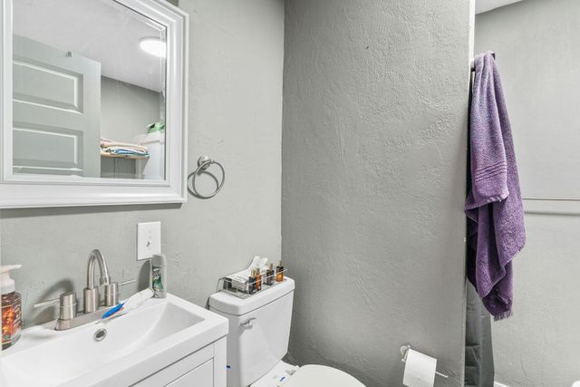 1804 E Samuel J Street, Ozark, MO 65721