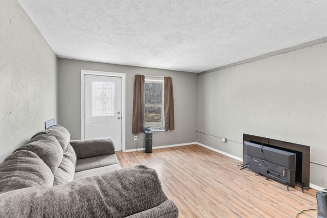 1804 E Samuel J Street, Ozark, MO 65721