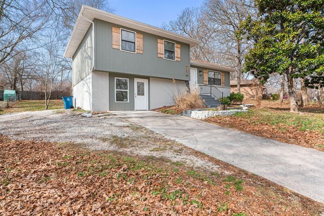 1804 E Samuel J Street, Ozark, MO 65721