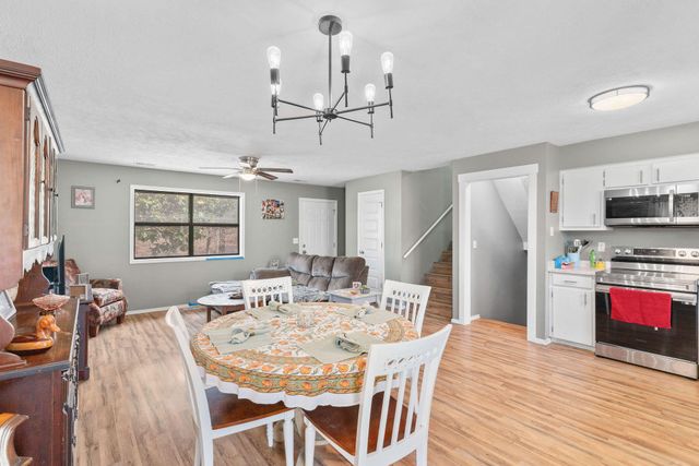 1804 E Samuel J Street, Ozark, MO 65721