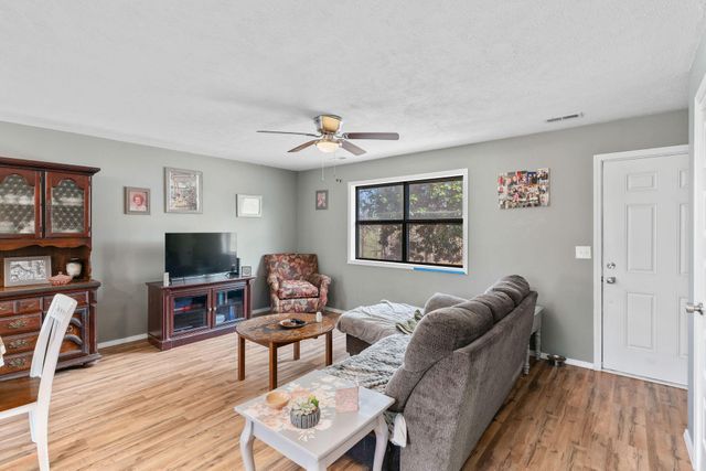 1804 E Samuel J Street, Ozark, MO 65721