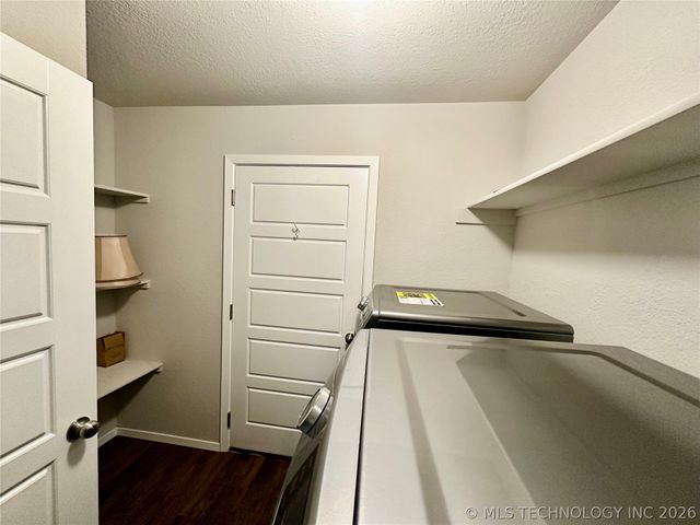 10561 S 284th East Avenue, Coweta, OK 74429