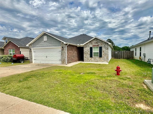 10561 S 284th East Avenue, Coweta, OK 74429