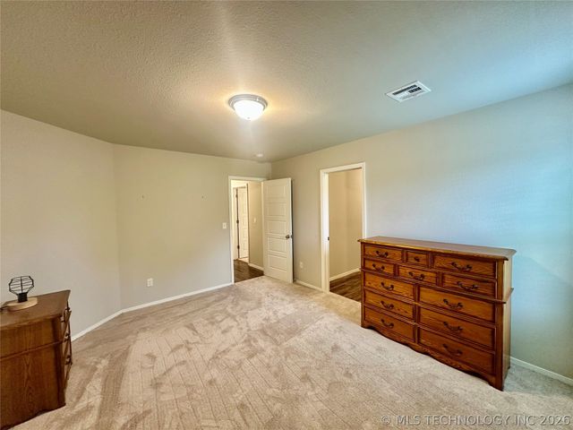 10561 S 284th East Avenue, Coweta, OK 74429