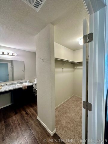 10561 S 284th East Avenue, Coweta, OK 74429