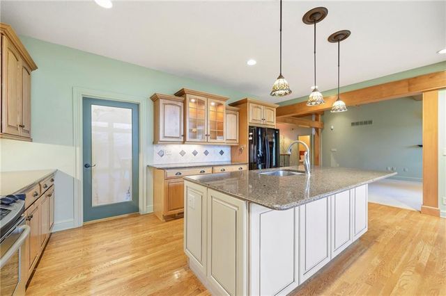 20816 W 99th Street, Lenexa, KS 66220