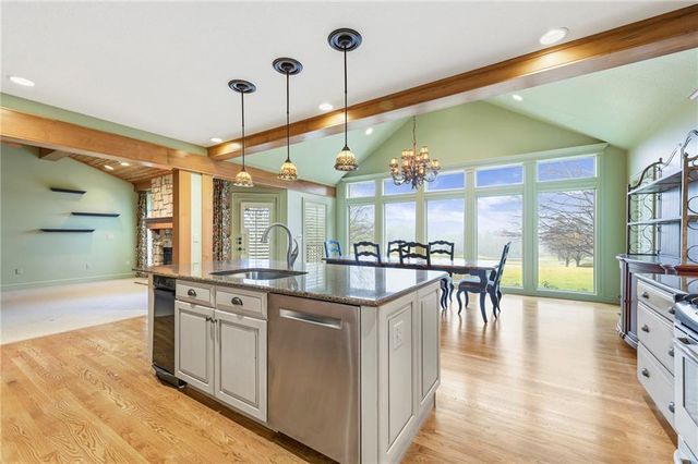 20816 W 99th Street, Lenexa, KS 66220