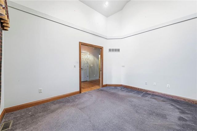 20816 W 99th Street, Lenexa, KS 66220