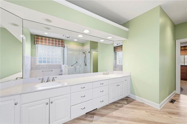 20816 W 99th Street, Lenexa, KS 66220