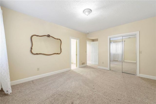 20816 W 99th Street, Lenexa, KS 66220