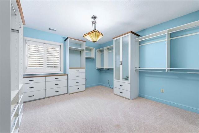 20816 W 99th Street, Lenexa, KS 66220