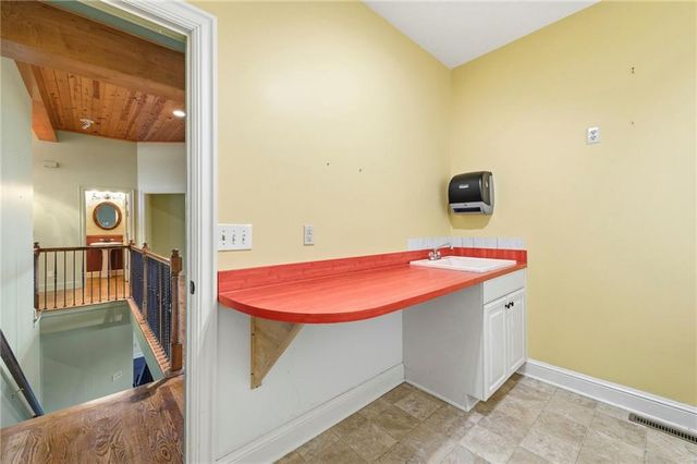 20816 W 99th Street, Lenexa, KS 66220