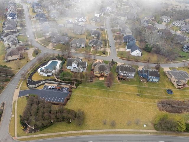 20816 W 99th Street, Lenexa, KS 66220