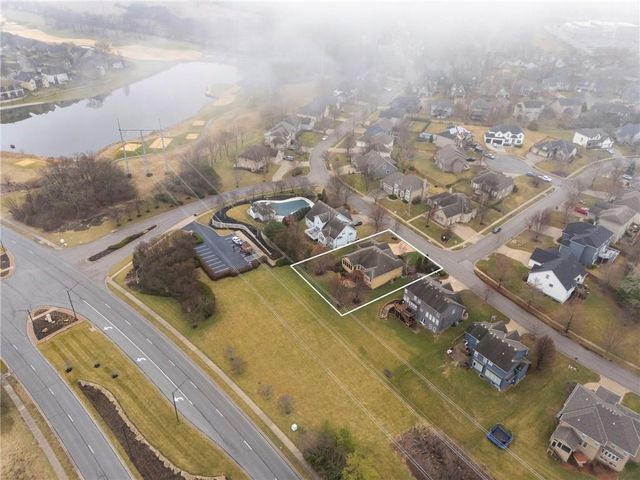 20816 W 99th Street, Lenexa, KS 66220