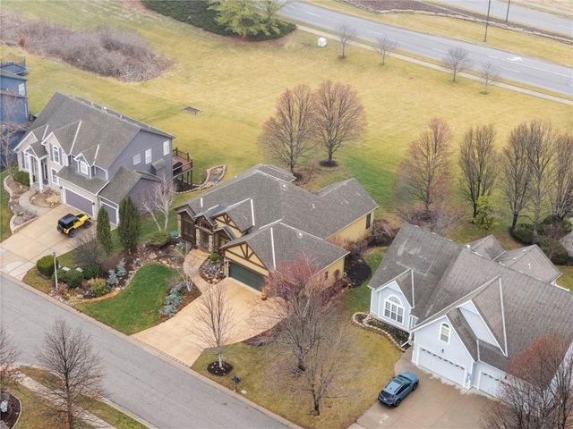 20816 W 99th Street, Lenexa, KS 66220