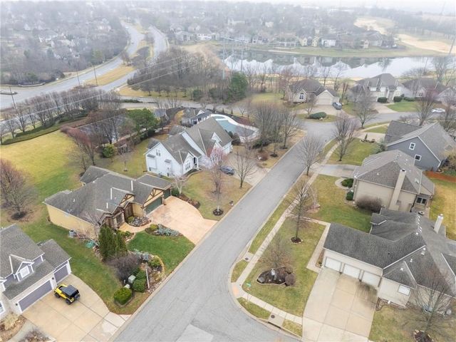 20816 W 99th Street, Lenexa, KS 66220