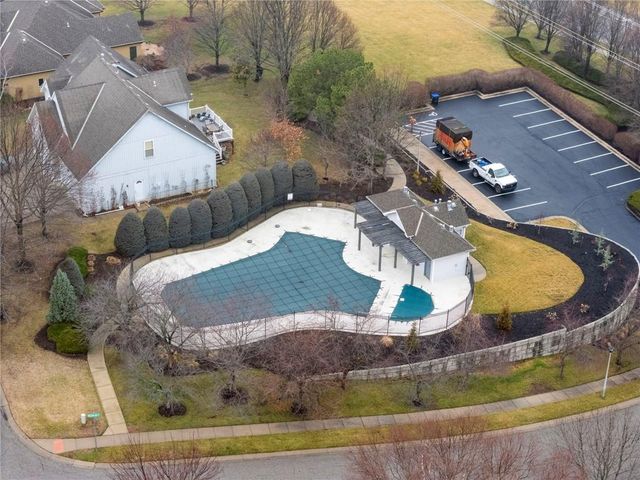 20816 W 99th Street, Lenexa, KS 66220