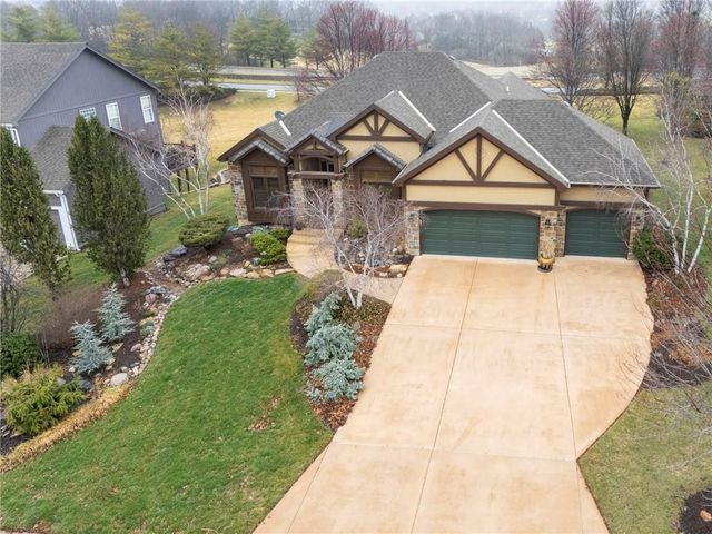 20816 W 99th Street, Lenexa, KS 66220