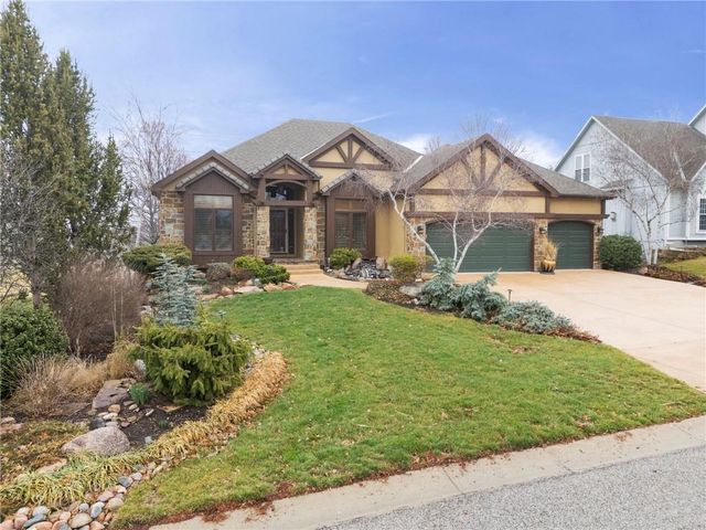 20816 W 99th Street, Lenexa, KS 66220
