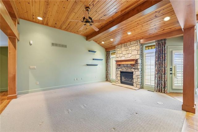 20816 W 99th Street, Lenexa, KS 66220