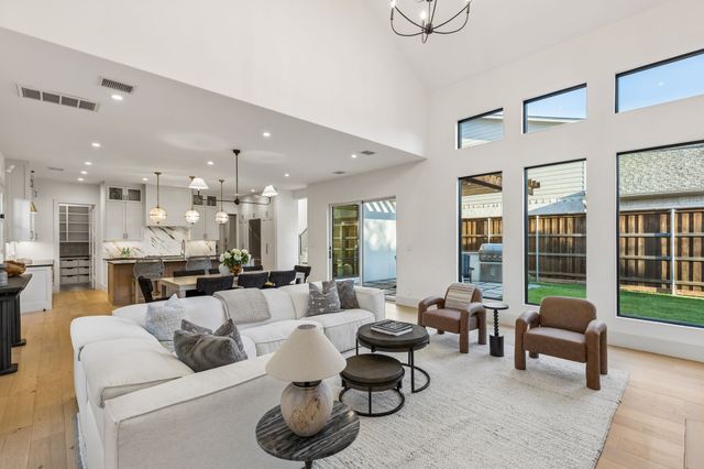 7403 Robin Road, Dallas, TX 75209