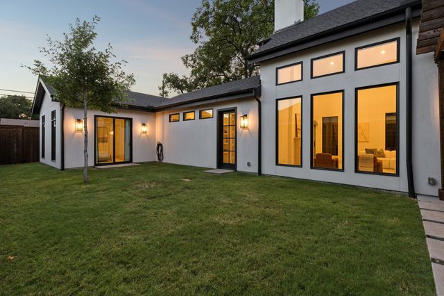 7403 Robin Road, Dallas, TX 75209
