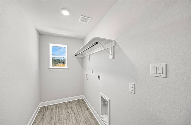 4335 West Bayou Maison Circle, Dickinson, TX 77539