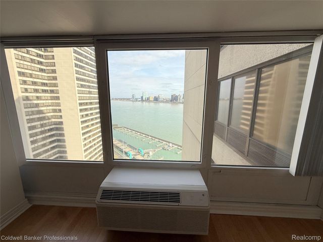 300 Riverfront Drive 14-G, Detroit, MI 48226
