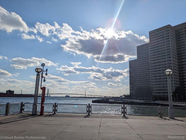300 Riverfront Drive 14-G, Detroit, MI 48226