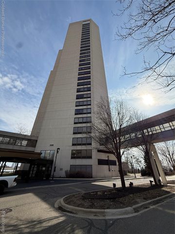 300 Riverfront Drive 14-G, Detroit, MI 48226