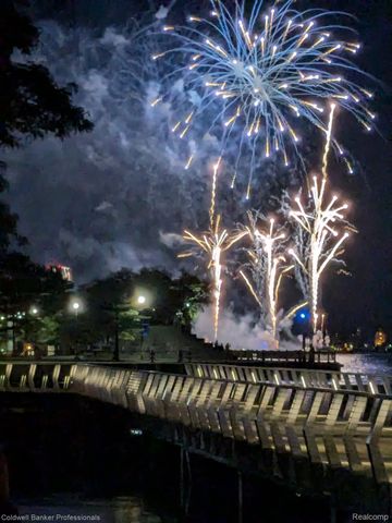 300 Riverfront Drive 14-G, Detroit, MI 48226