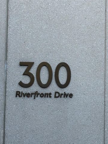300 Riverfront Drive 14-G, Detroit, MI 48226