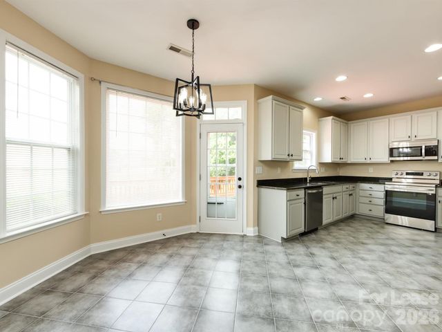 10836 Clark Street, Davidson, NC 28036