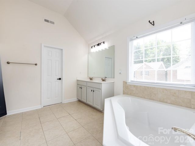 10836 Clark Street, Davidson, NC 28036