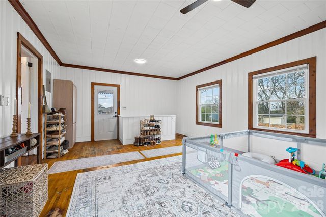 110 W Henry Street, Belmont, NC 28012