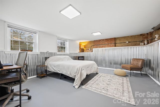 110 W Henry Street, Belmont, NC 28012