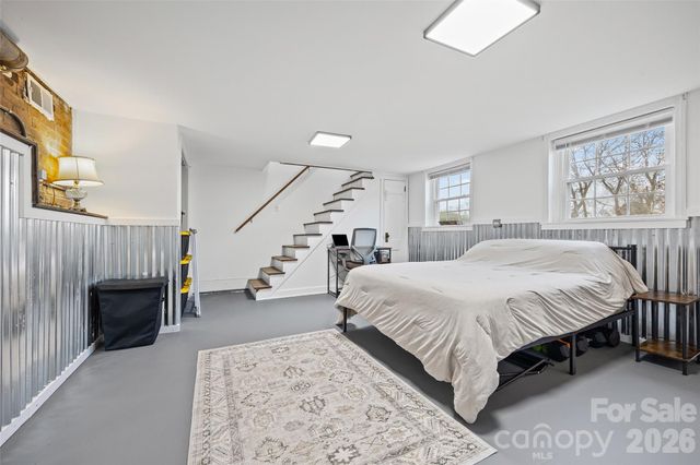 110 W Henry Street, Belmont, NC 28012