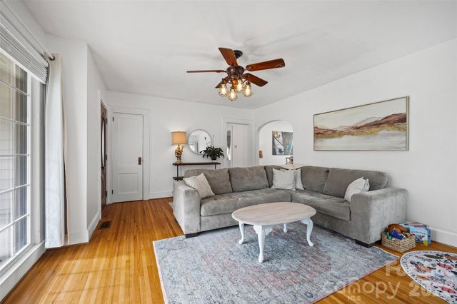 110 W Henry Street, Belmont, NC 28012